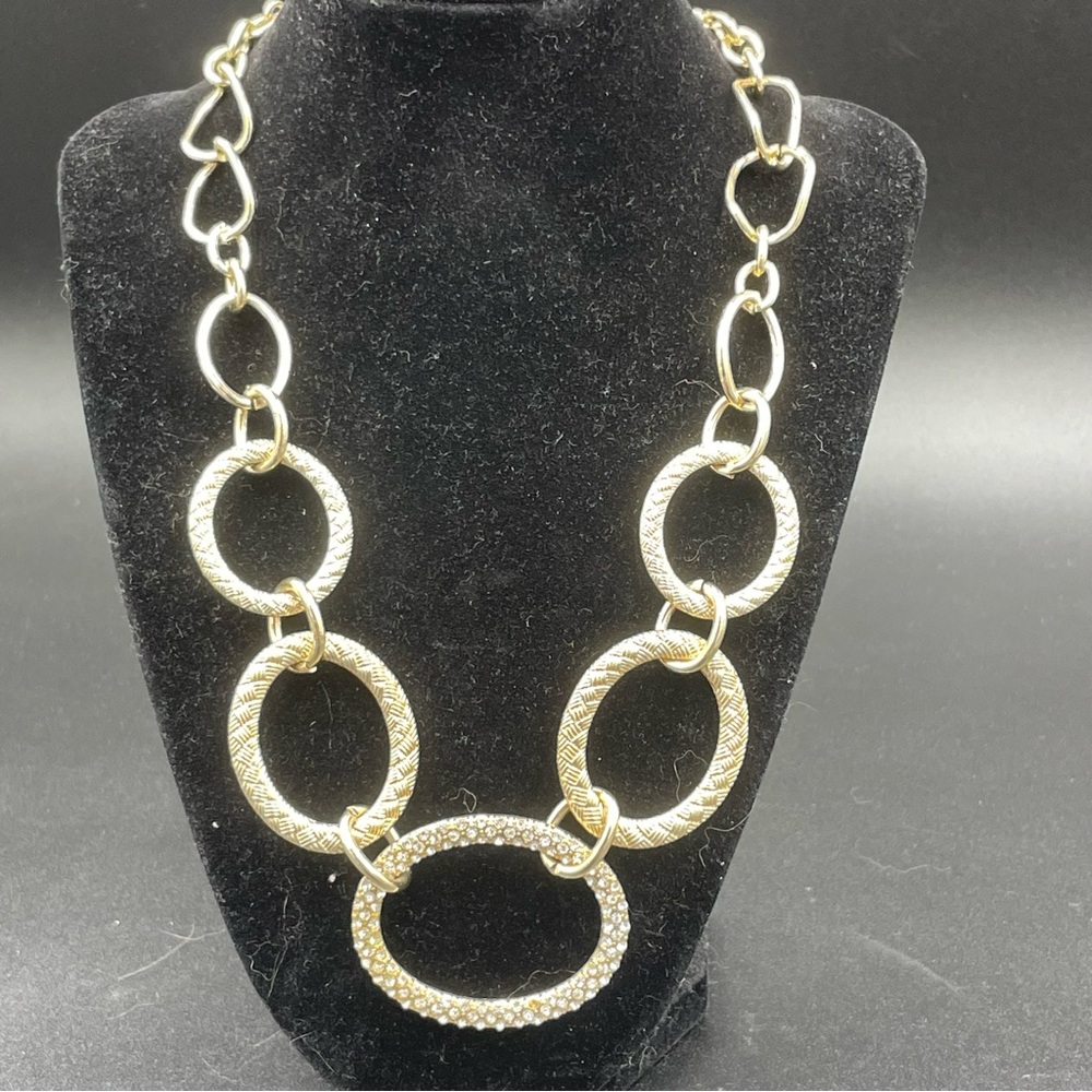 Elegant Gold Tone Crystal Circle Link Chain Necklace